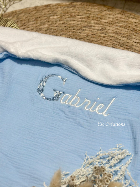 couverture bébé personnalisée en gaze de coton brodée prénom