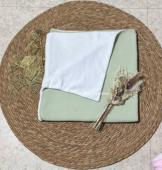 plaid bébé personnalisé en gaze de coton coloris vert