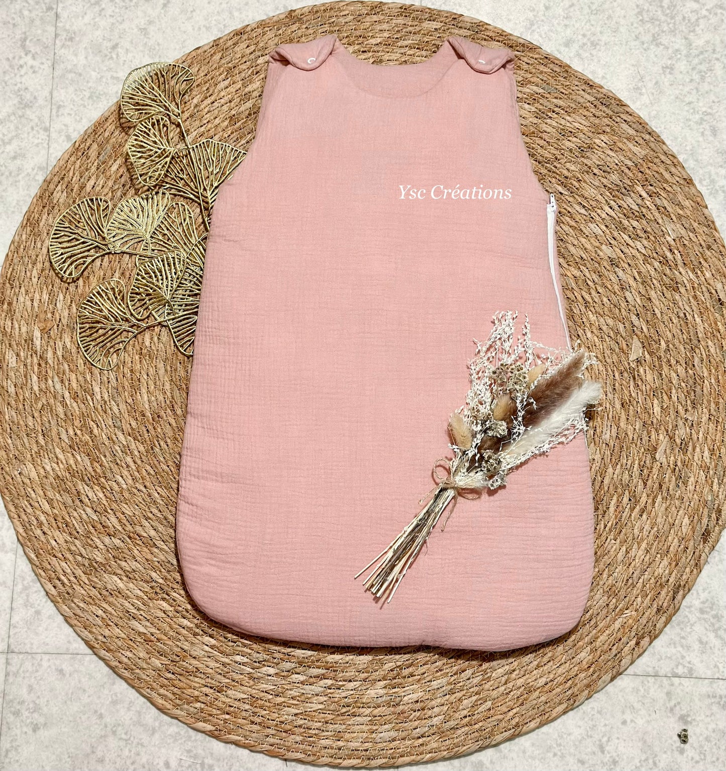 Gigoteuse bébé personnalisée – Broderie prénom 1ère Lettre fleurie
