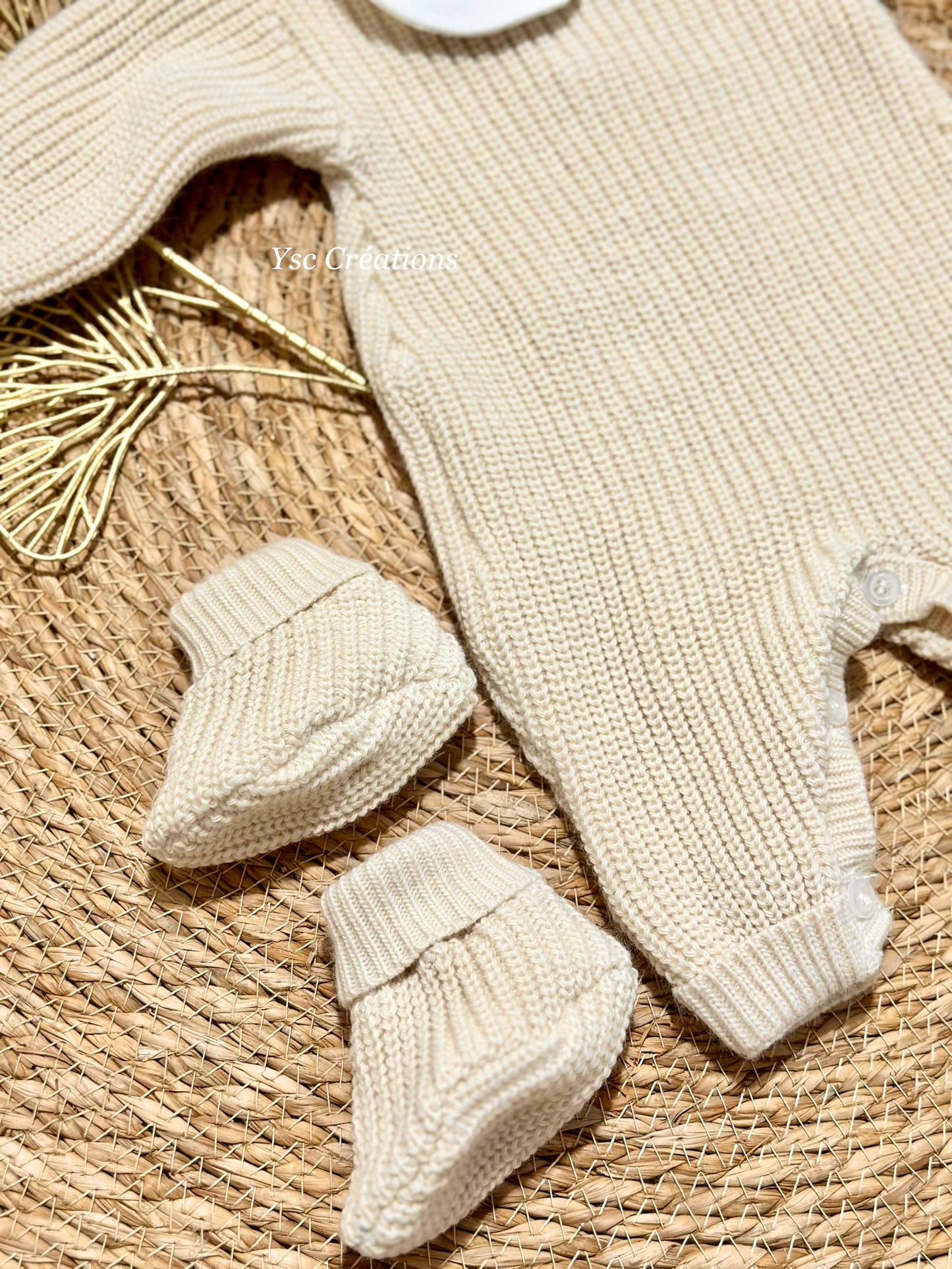 Ensemble maille bébé personnalisé – Tenue, chaussons & bonnet
