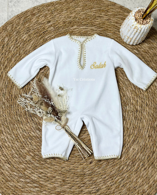 Tenue bébé toucher velours personnalisée avec prénom brodé – Col décor doré, idéale pour fête