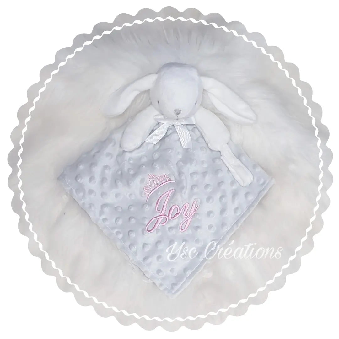 Doudou lapin bébé minky personnalisé – Broderie prénom douce et sécurisée