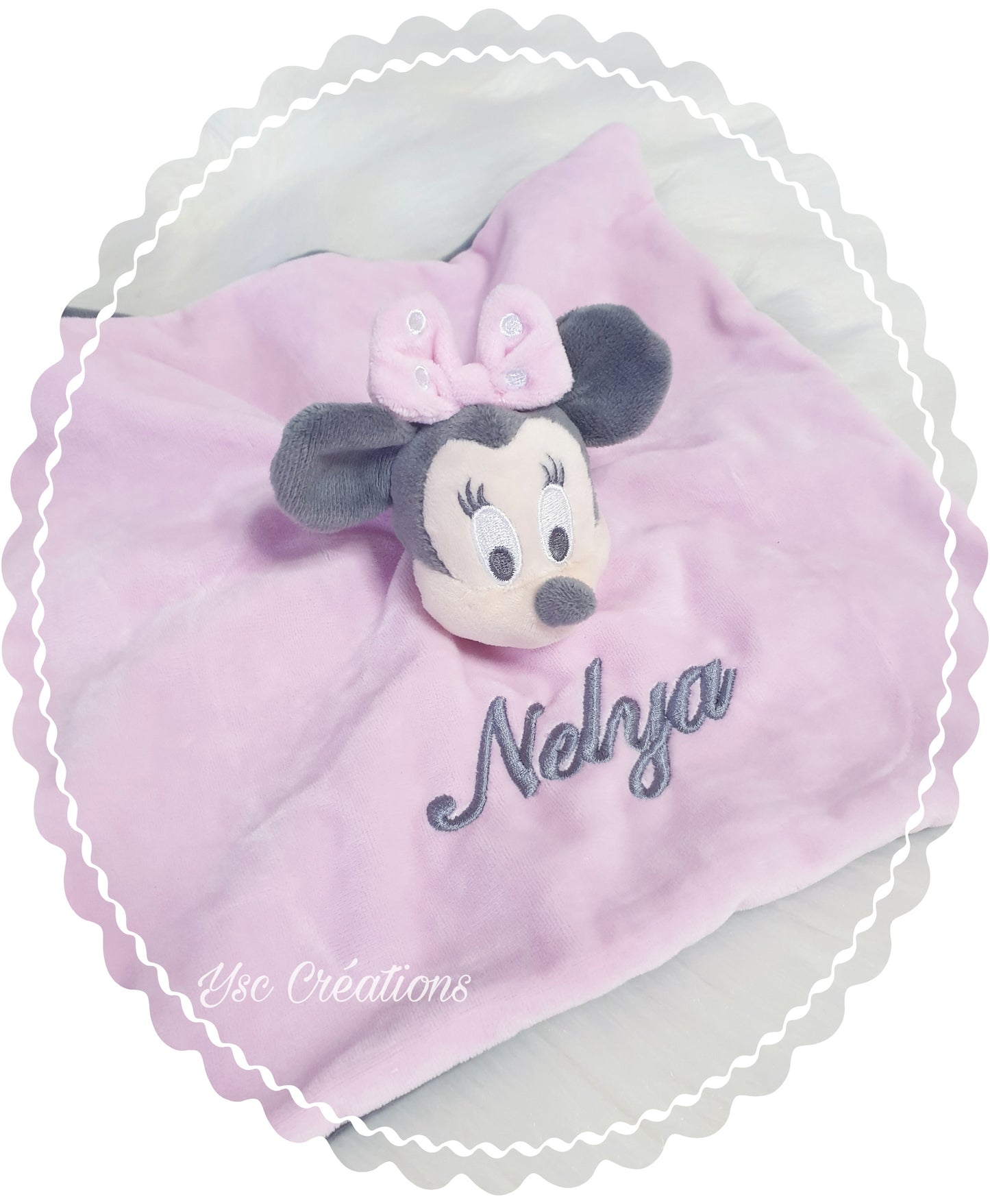 Doudou Disney personnalisé – Minnie ou Mickey avec prénom brodé