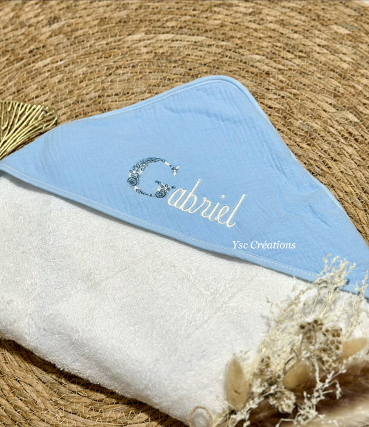 cape de bain bébé personnalisée en gaze de coton brodée