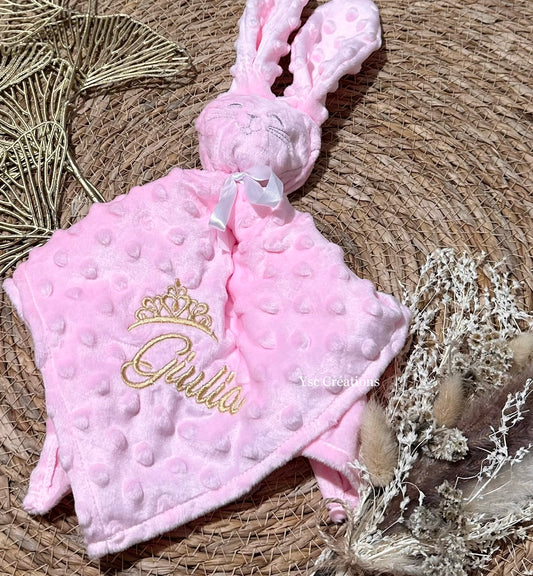 Doudou lapin Minky rose personnalisé avec broderie prénom pour bébé