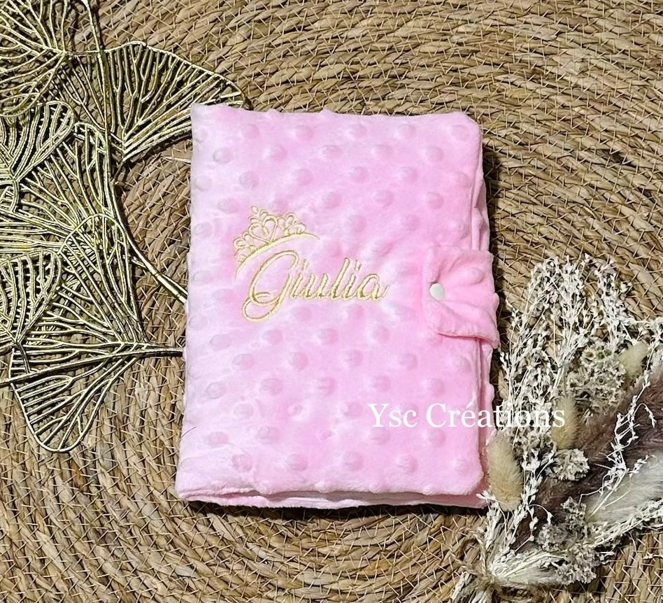 Protège carnet de santé Mincky personnalisé avec broderie prénom bébé