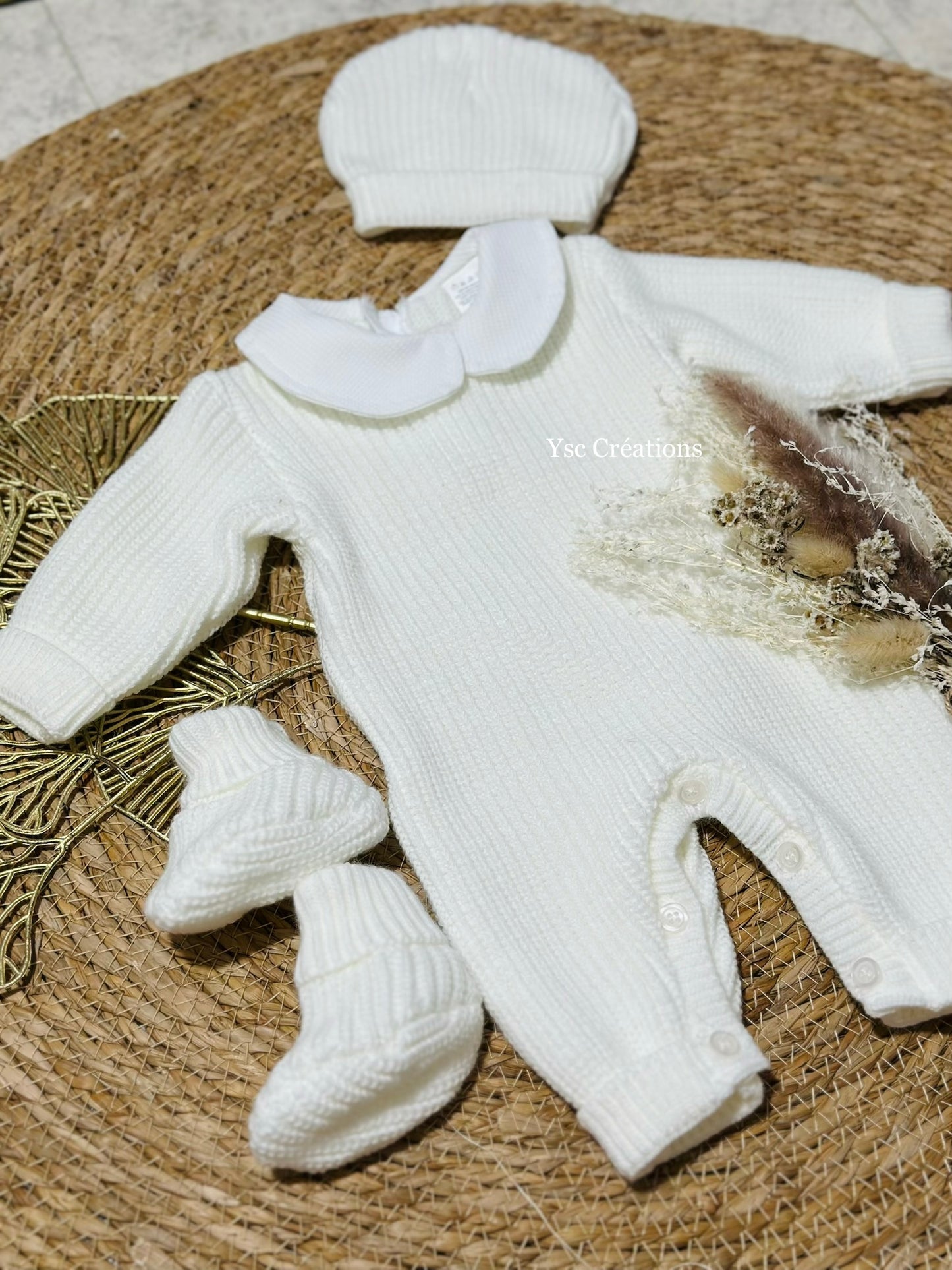 Ensemble maille bébé personnalisé – Tenue, chaussons & bonnet